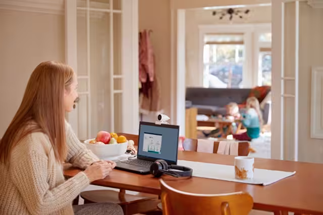 Poly Studio P5 USB Full HD Webcam Teams mit Autofokus